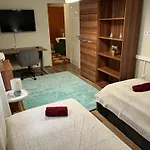 Brookforest Centrum Apartamento *