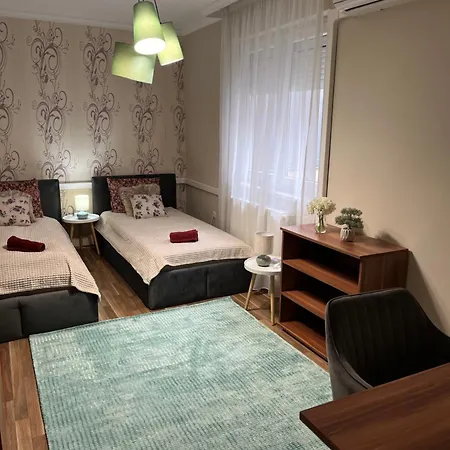 Apartment Brookforest Centrum *